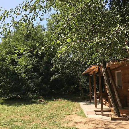 Κατάλυμα σε φάρμα Lelek Lak *